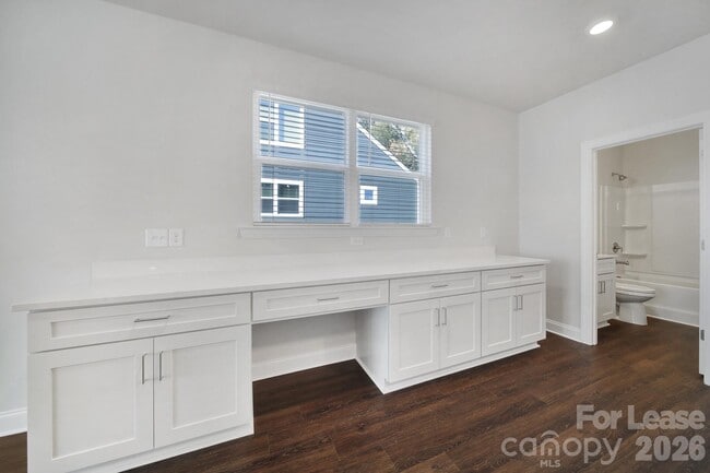 Building Photo - 2432 Arty Ave