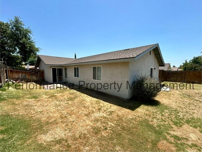 Building Photo - 2716 Catalina Dr