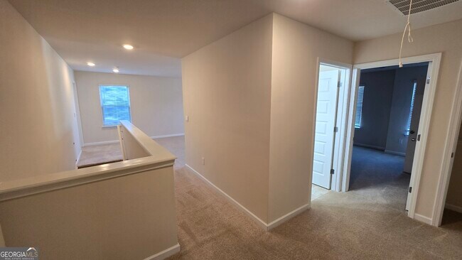 Building Photo - 13106 Vista Dr SE