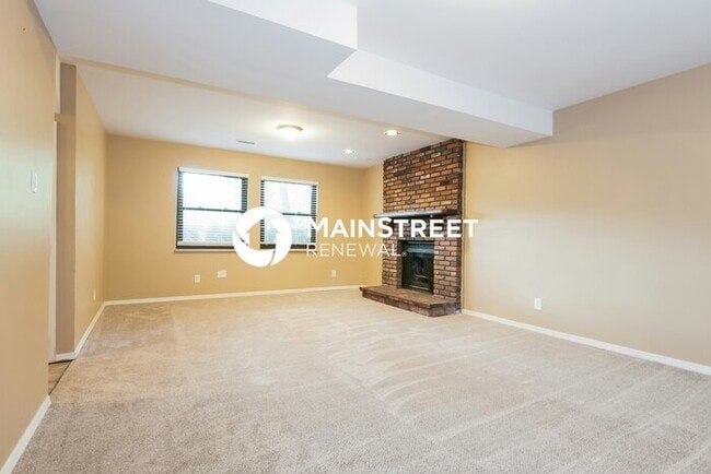 Building Photo - 3 Bedroom Pet-Friendly Home in Fenton, MO with Main Street Renewal