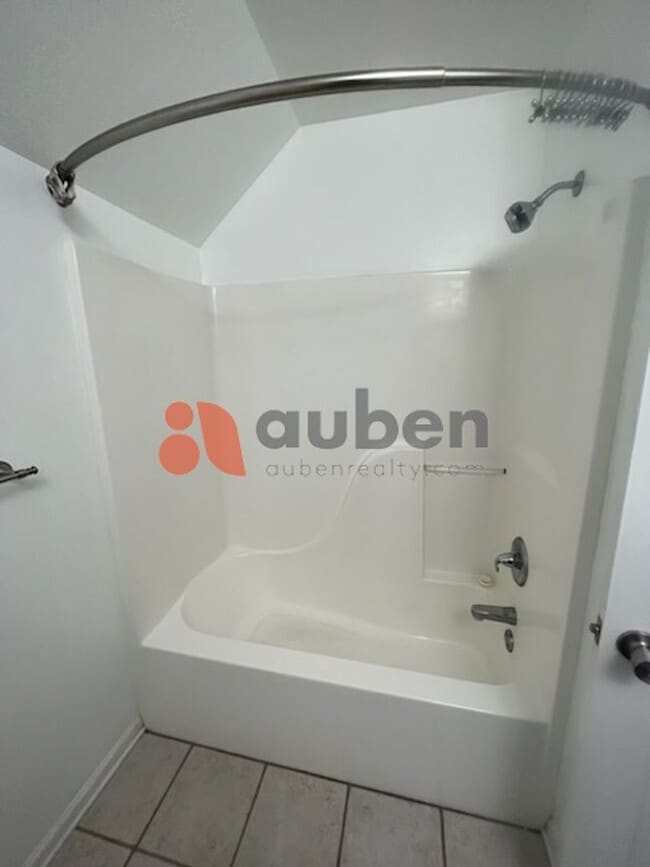 Building Photo - Charming 3 Bedroom 2.5 Bathroom in Ooltewah!