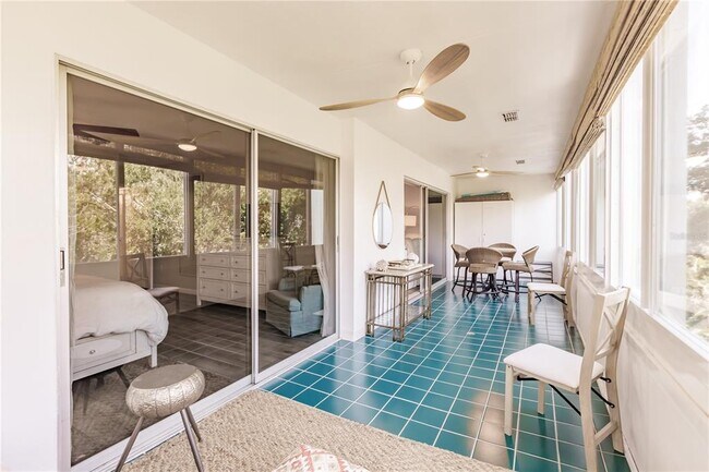 Building Photo - 1200 E Peppertree Ln