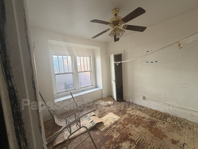 Building Photo - 107 E Archer Ave