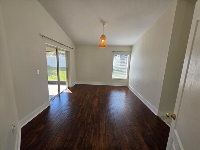 Building Photo - 730 Straw Lake Dr