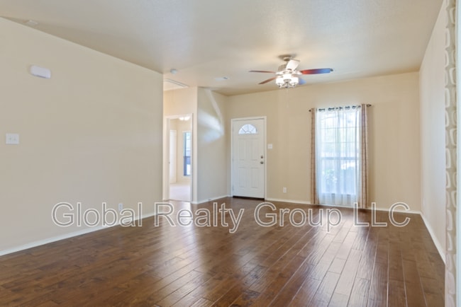 Building Photo - 308 Rustic Tr