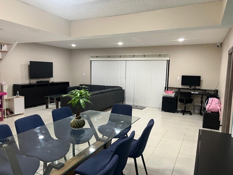 Building Photo - 5618 NW 16th St