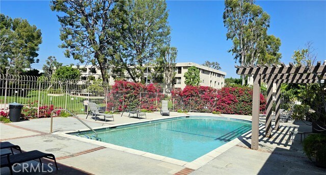 Building Photo - 15215 Magnolia Blvd