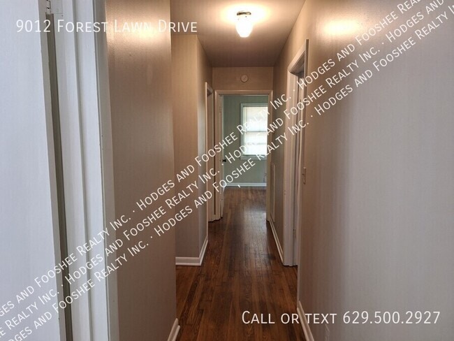 Building Photo - 9012 Forest Lawn Dr
