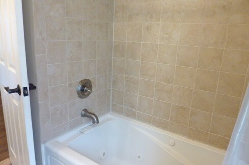 Whirlpool tub - 242 Bedford Rd