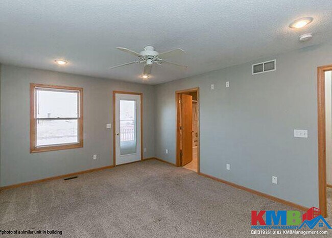 Building Photo - 60 Parkview Ct