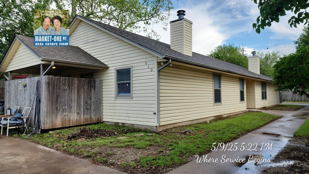 Building Photo - 910 NW Ferris Ave