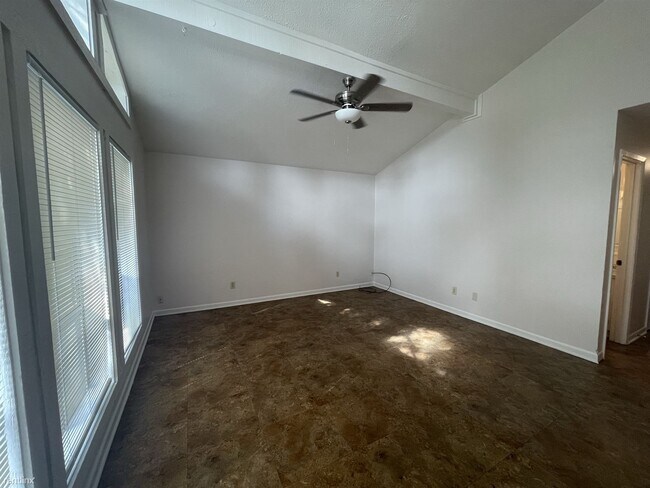Building Photo - 3 br, 2 bath House - 1013 San Benito Dr. 1...