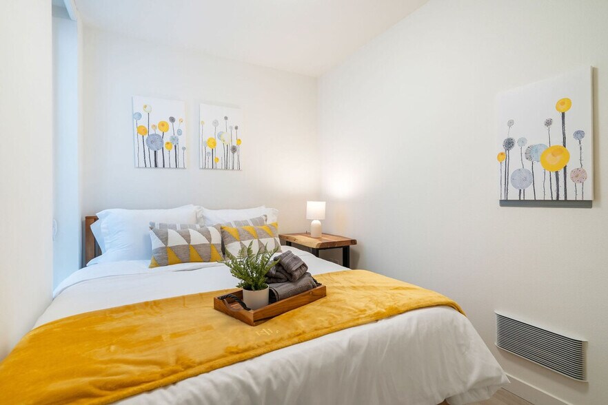 Building Photo - 1835 14th Ave