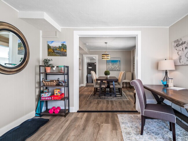 Building Photo - 971 Hayes Ave