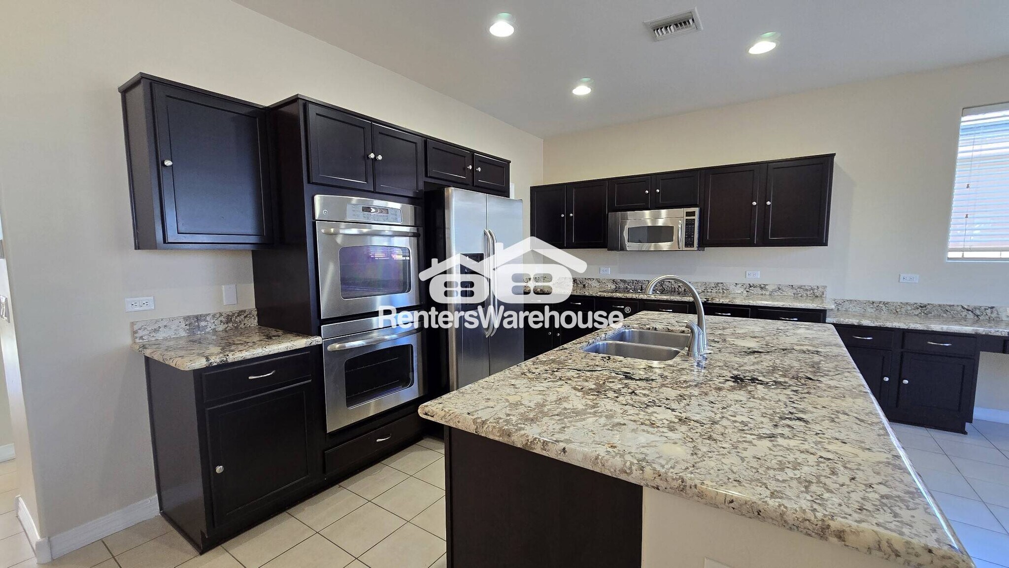 Building Photo - 8330 N Mountain Stone Pine Way