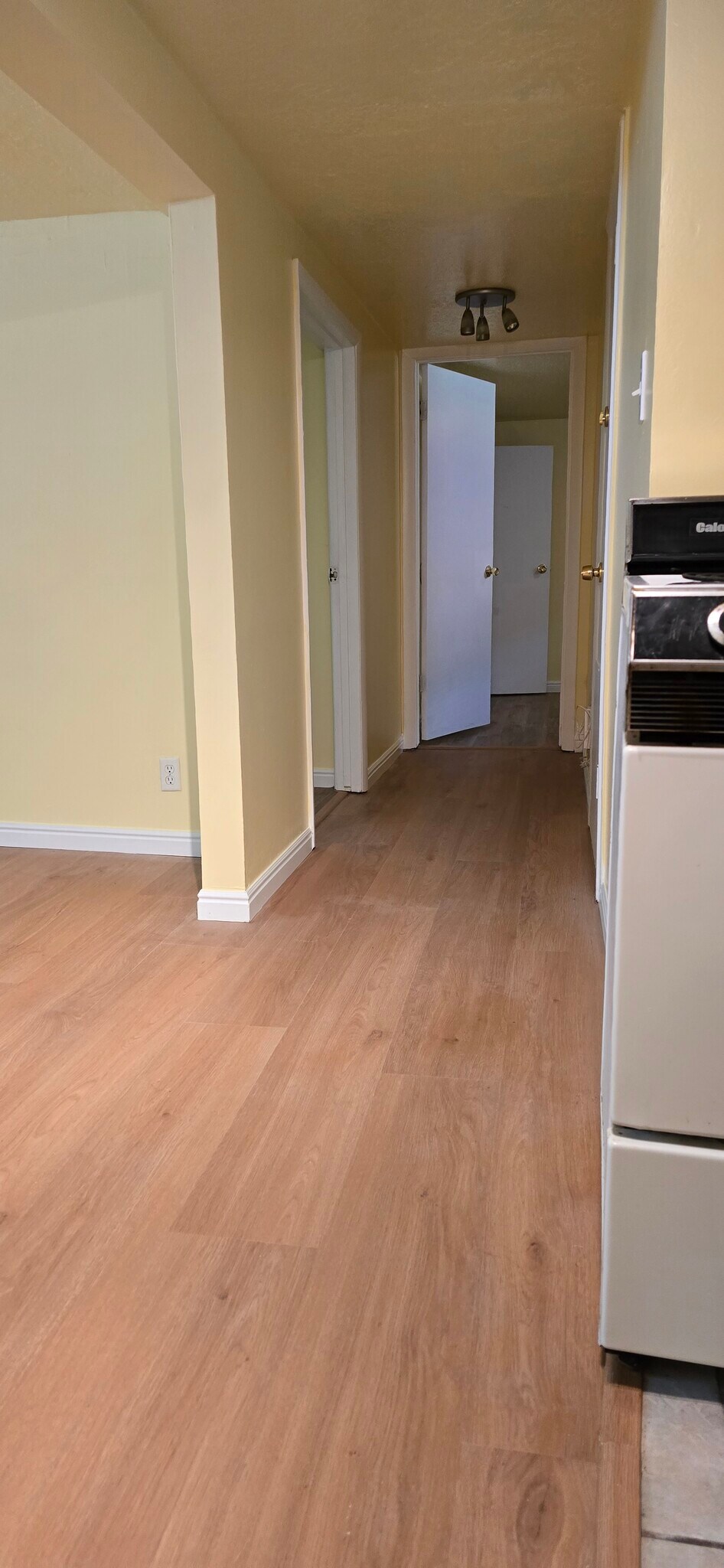 Building Photo - 1057 S 900 E