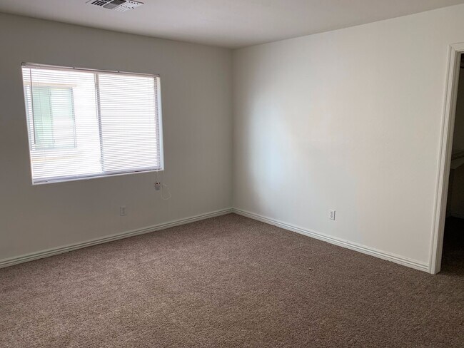Building Photo - Affordable 5 Bedroom Living in Growing Maricopa