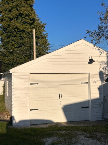 Building Photo - 115 3rd St