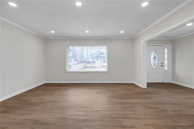 Building Photo - 2060 Baker Rd NW