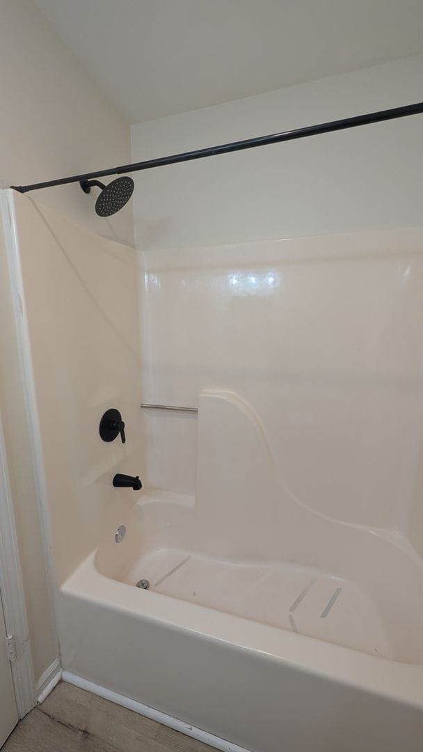 Building Photo - 2BR/1.5BA Renovated Townhome