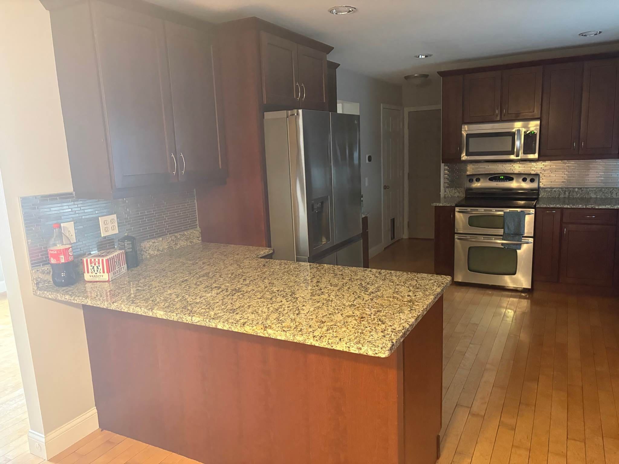 Building Photo - 7302 Gladstone Dr