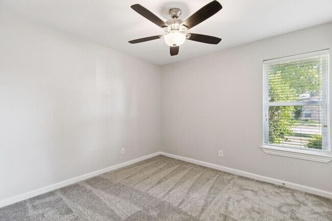 Building Photo - 3324 Claymore Dr