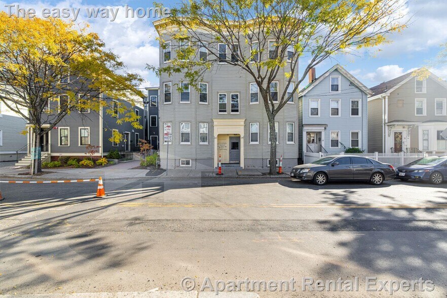 Building Photo - 122 Columbia St