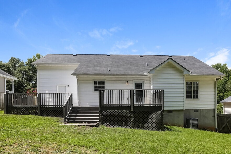 Building Photo - 304 Mary Alice Dr