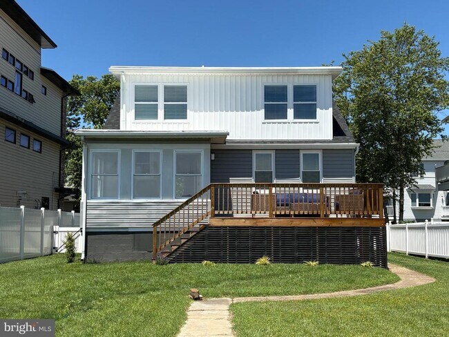 Building Photo - 9135 Cuckold Point Rd