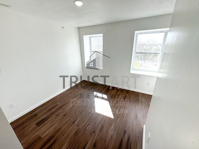 Building Photo - 2317 N 15th St