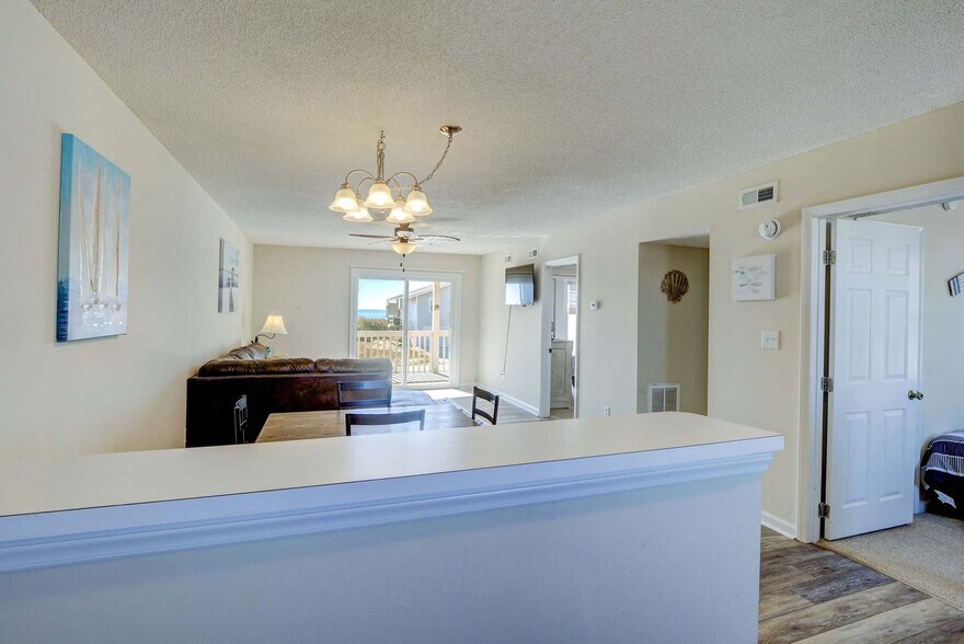 Building Photo - 237 Sea Shore Dr