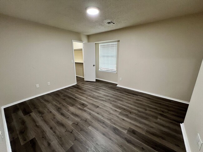 Building Photo - Spacious 4 bed 2.5 bath in Union Schools