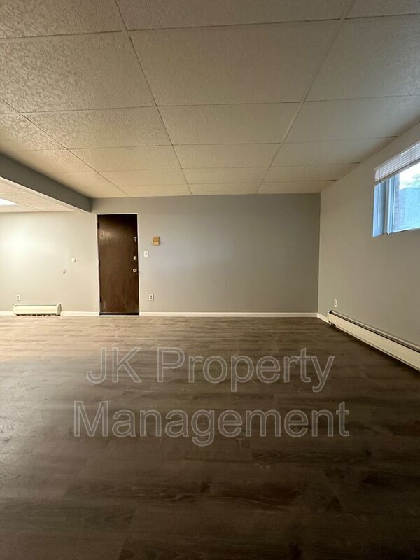 Building Photo - 1122 1st Ave SW