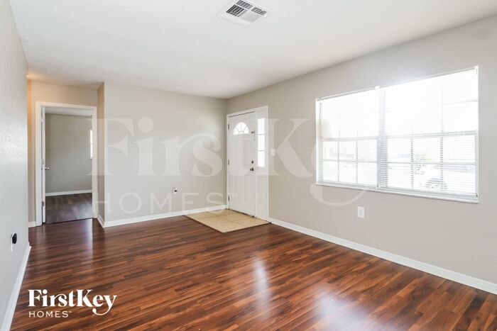 Building Photo - 8241 Hixton Dr