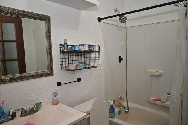 Building Photo - 1714 7th St