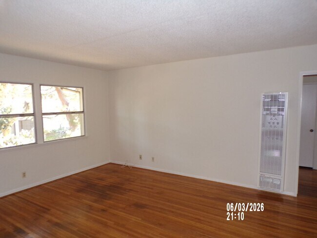 Building Photo - 2 BR 1 BA in Baldwin Hills area. Gated private community with pool, tennis, spas, park areas, and...
