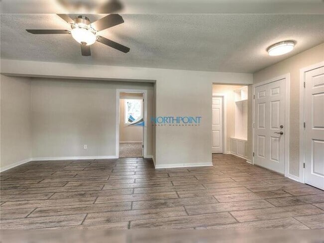 Building Photo - 4 bedrooms, 3 baths gorgeous Parkville home
