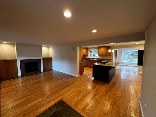 Building Photo - 4 Bed, 3 Bath Home in Hailey, Idaho with Beautiful Mountain Views