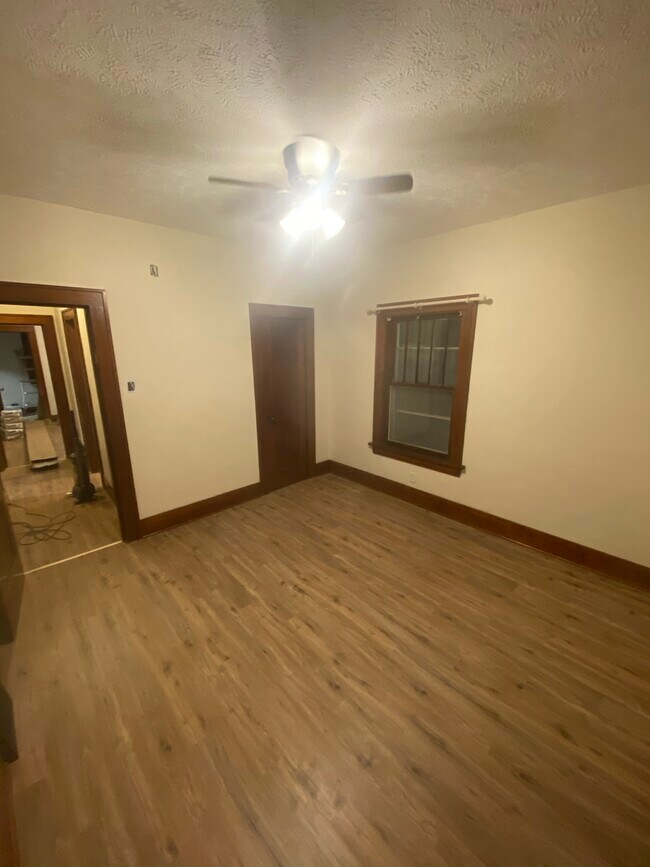Building Photo - 928 4th Corso