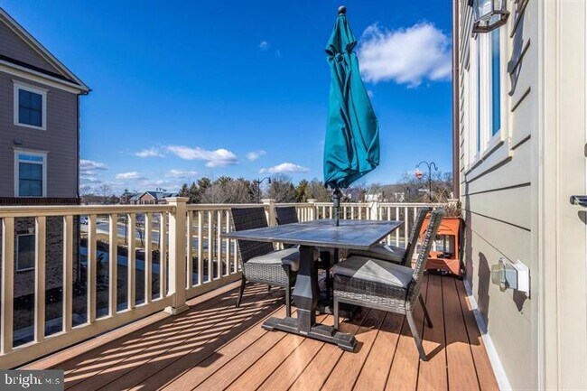 Building Photo - 9112 Kenway Ln