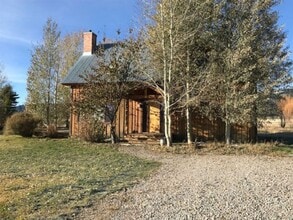 Building Photo - Mountain-View Country Living Near the Teton River