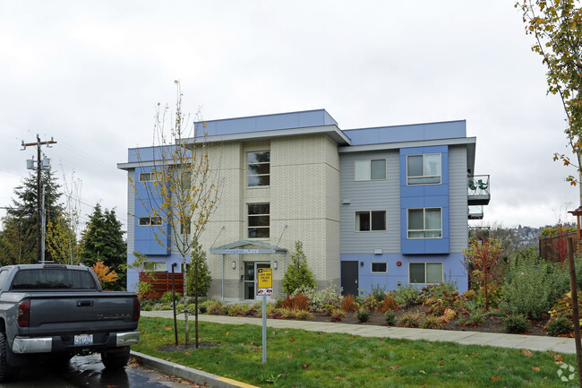 Primary Photo - Hydro Apartments