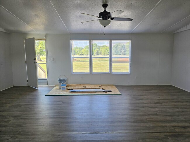Living room - 3985 County Road 203