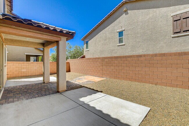 Building Photo - 1442 Brushback Ave