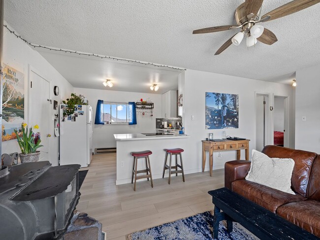 Building Photo - Adorable 2 Bedroom, 1 Bathroom Updated Home in Cheyenne!