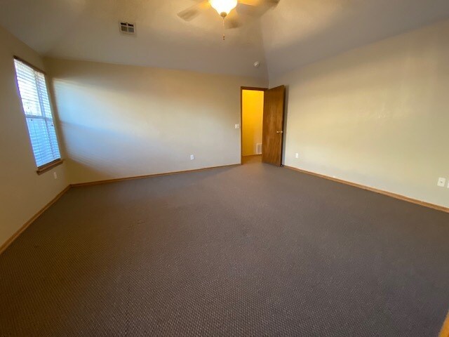 Building Photo - 715 E Elder Ln