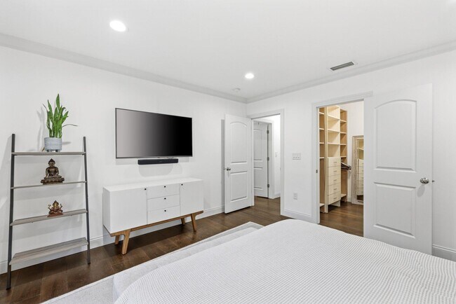 Building Photo - 2835 Polo Island Dr