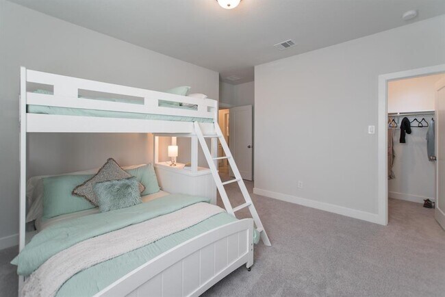 Building Photo - 71 Perennial Cyn Dr