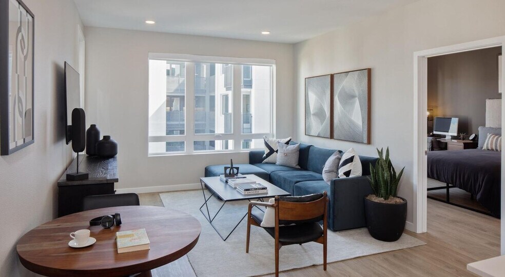Primary Photo - 3580 Rambla Pl