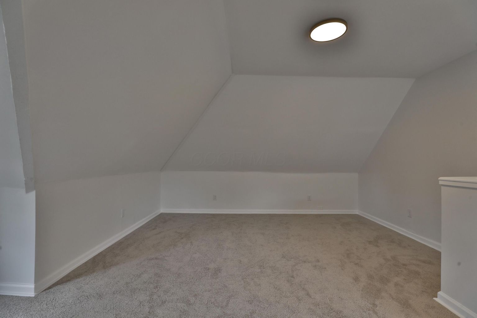 Building Photo - 423 Stoddart Ave